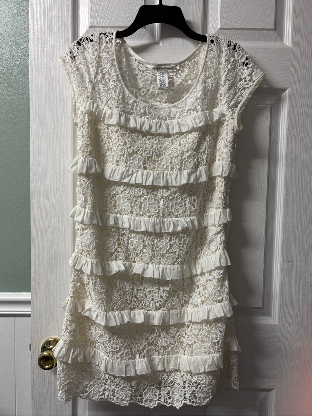 Diane Von Furstenberg Cream Lace Ruffle Dress